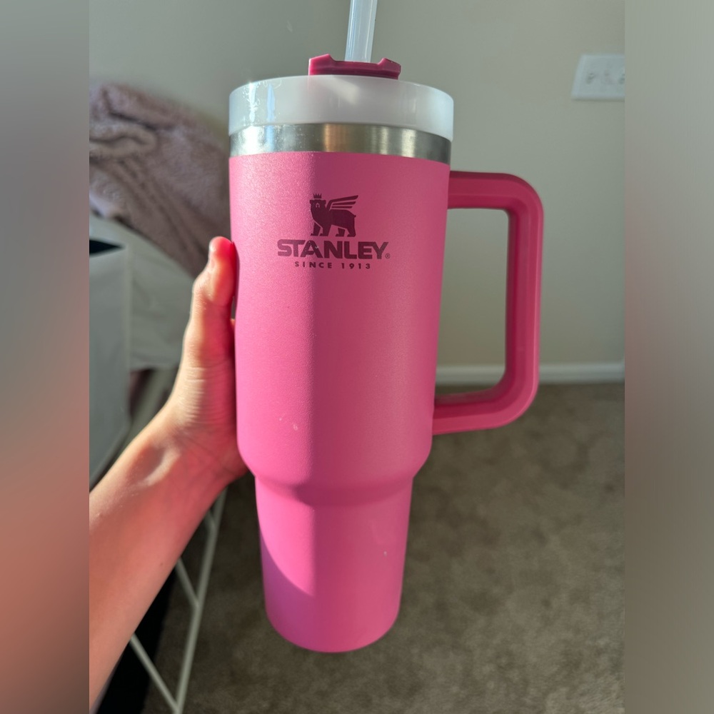 dark pink stanley 40 oz